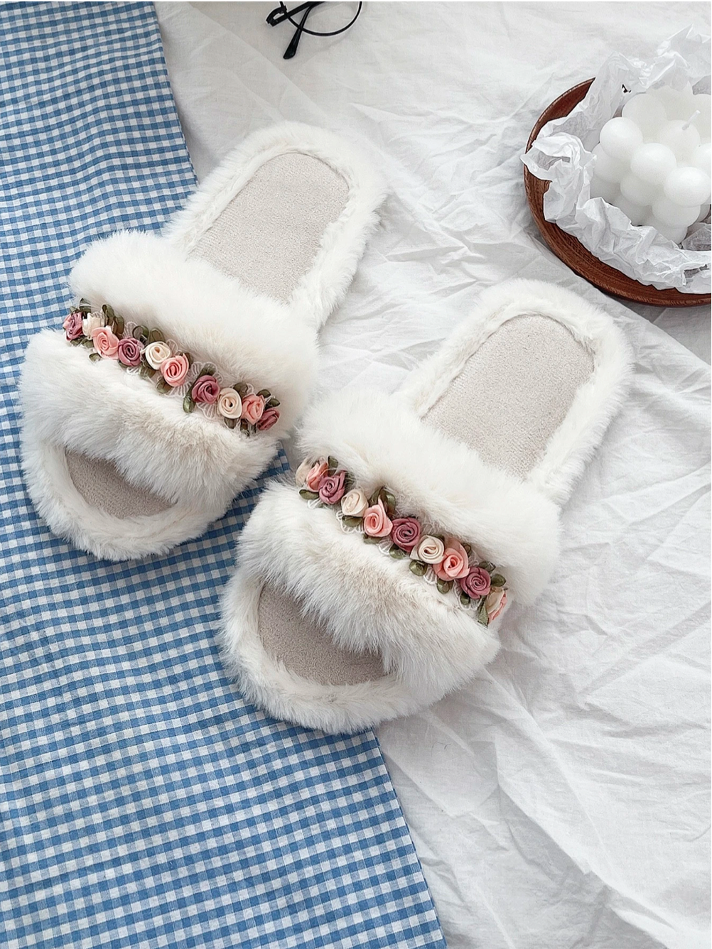 نعال منزلية جديدة من الفرو